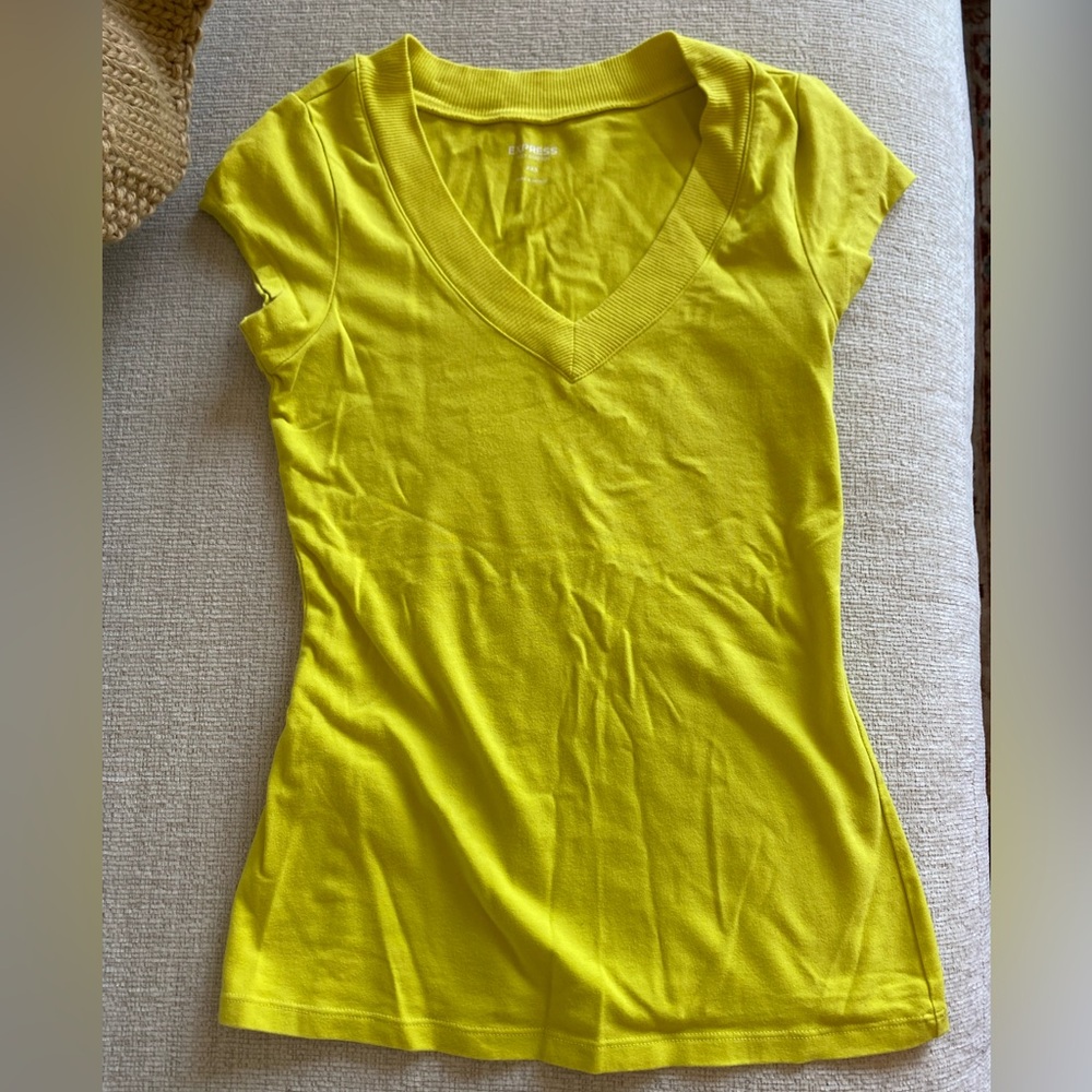 Express Women's V-Neck Short Sleeve Top